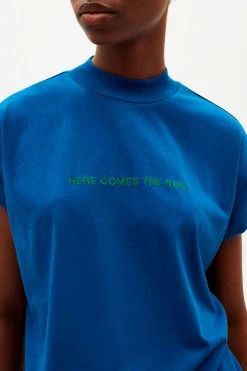 T-shirt Here Comes The Sun - Thinking Mu